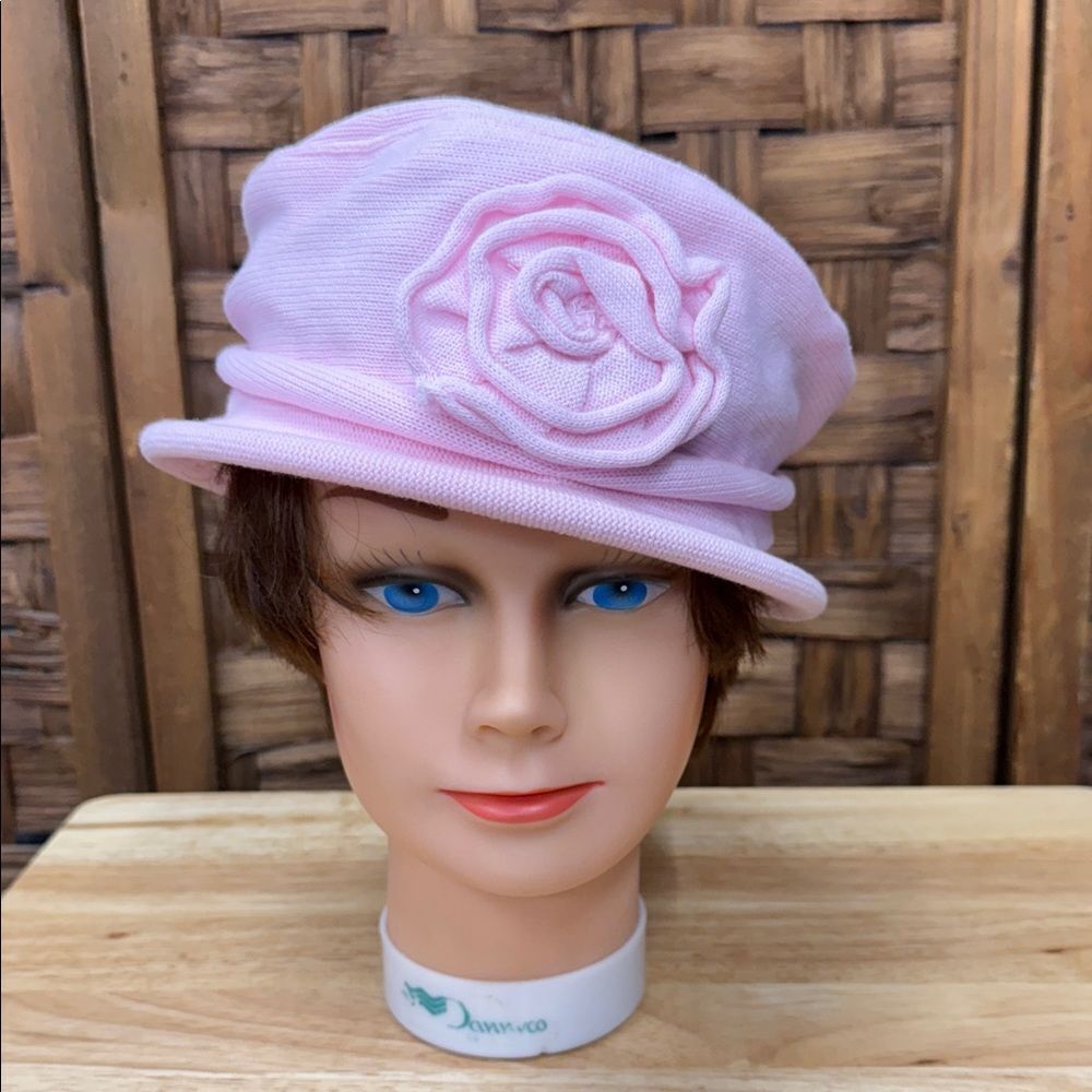 Vintage Elegant Pink Women's Hat with Floral Detail
